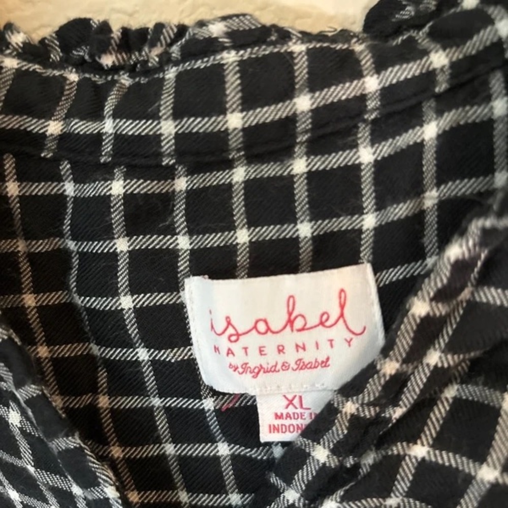Ingrid & Isabel Black and White Windowpane Tunic Blouse - Picture 4 of 5